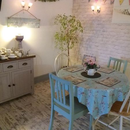 The Pembrey Country Inn Εξωτερικό φωτογραφία