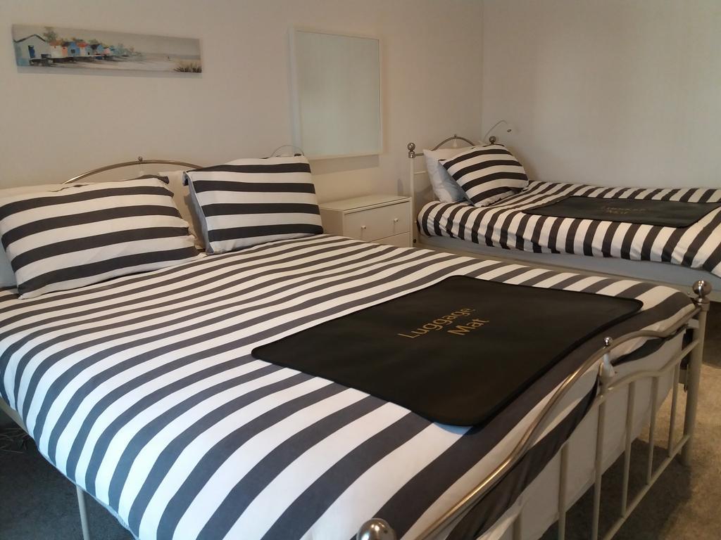 The Pembrey Country Inn Εξωτερικό φωτογραφία
