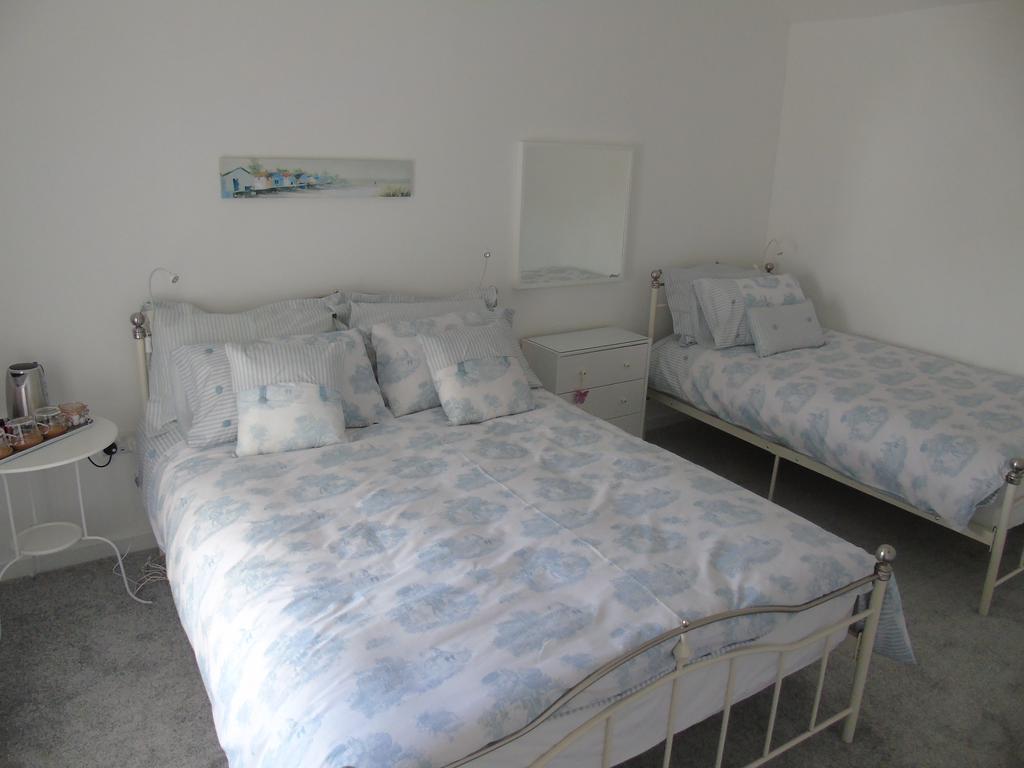 The Pembrey Country Inn Εξωτερικό φωτογραφία