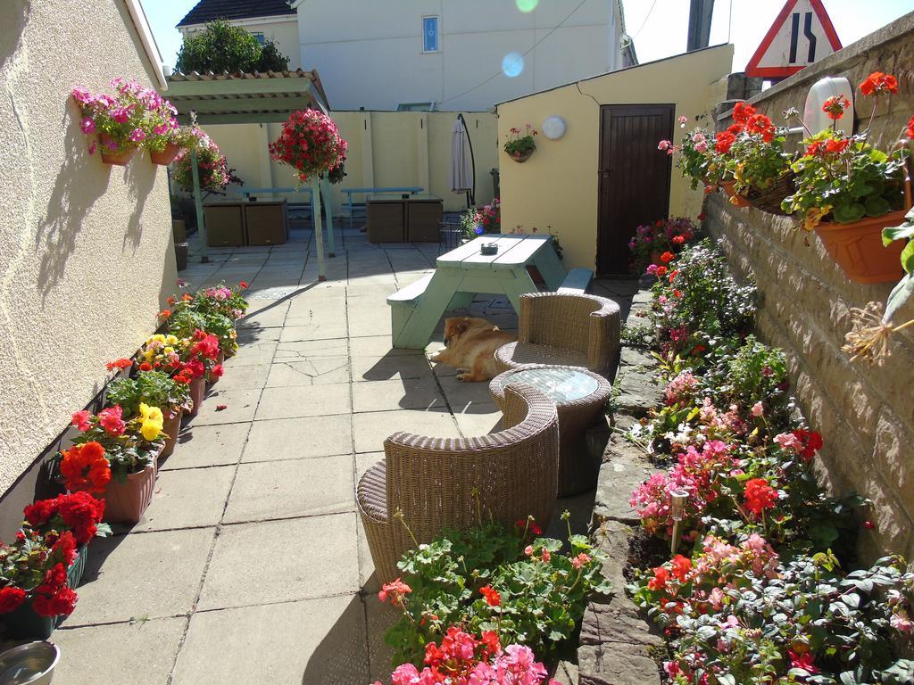 The Pembrey Country Inn Εξωτερικό φωτογραφία