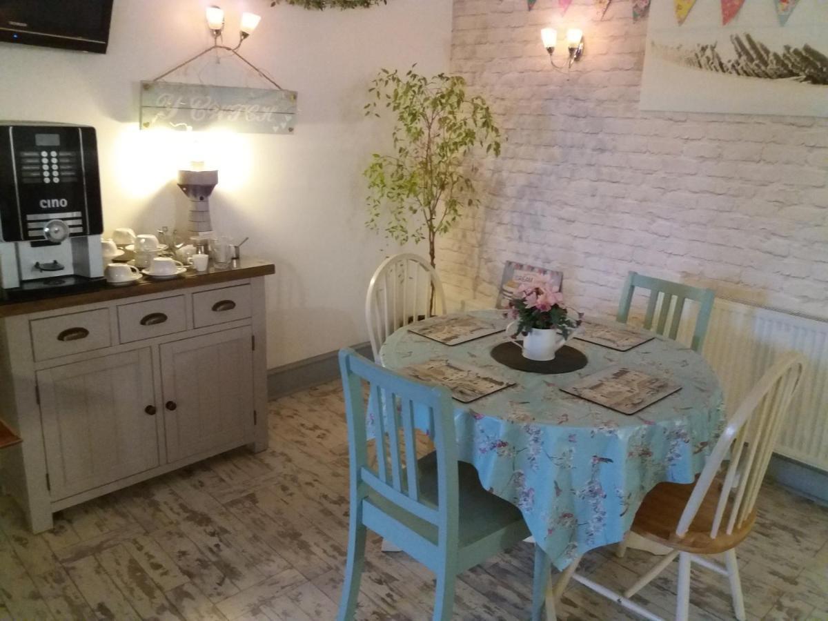 The Pembrey Country Inn Εξωτερικό φωτογραφία